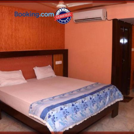 Hotel Swastik Guest House Varanasi - Perfect Location And Comfortable Room Exterior photo